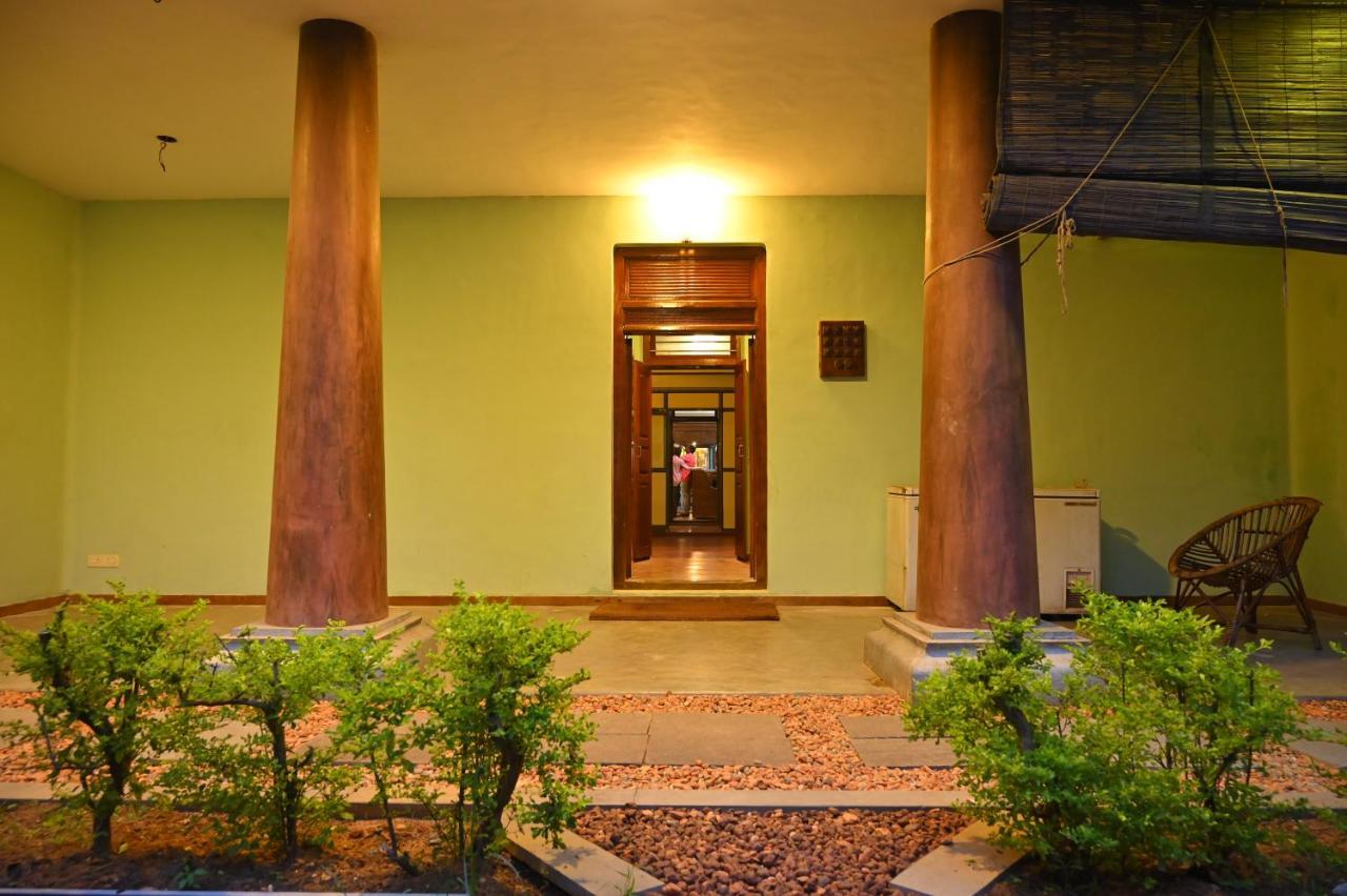 Les Boganveillea Heritage Guest House 오로빌 외부 사진